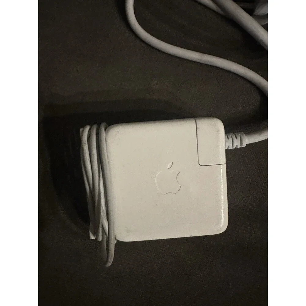Apple LR56612 AC 100-240V Level 3 LPS Portable Power Adapter for MacBook Pro